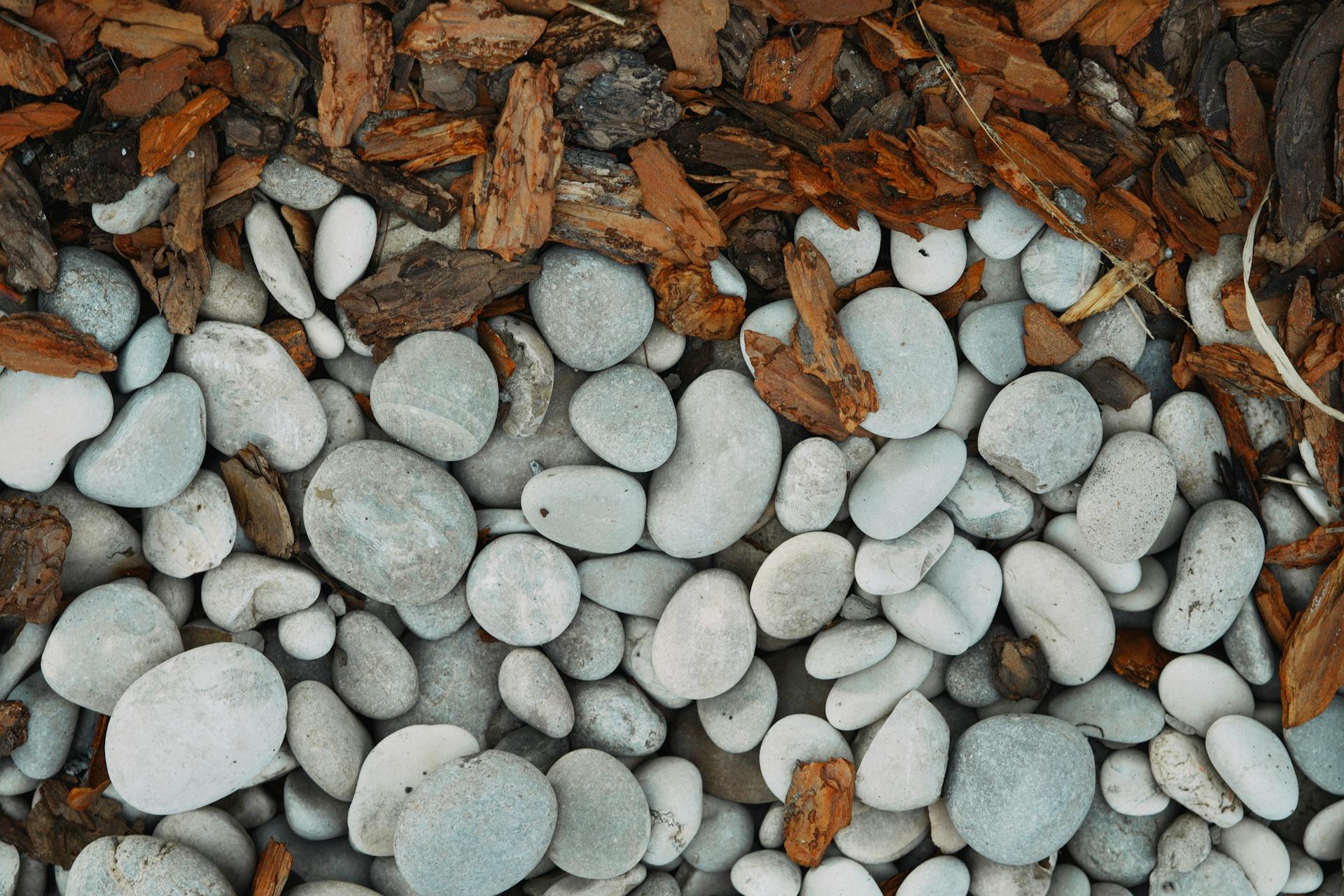 decorative gravel mulch
