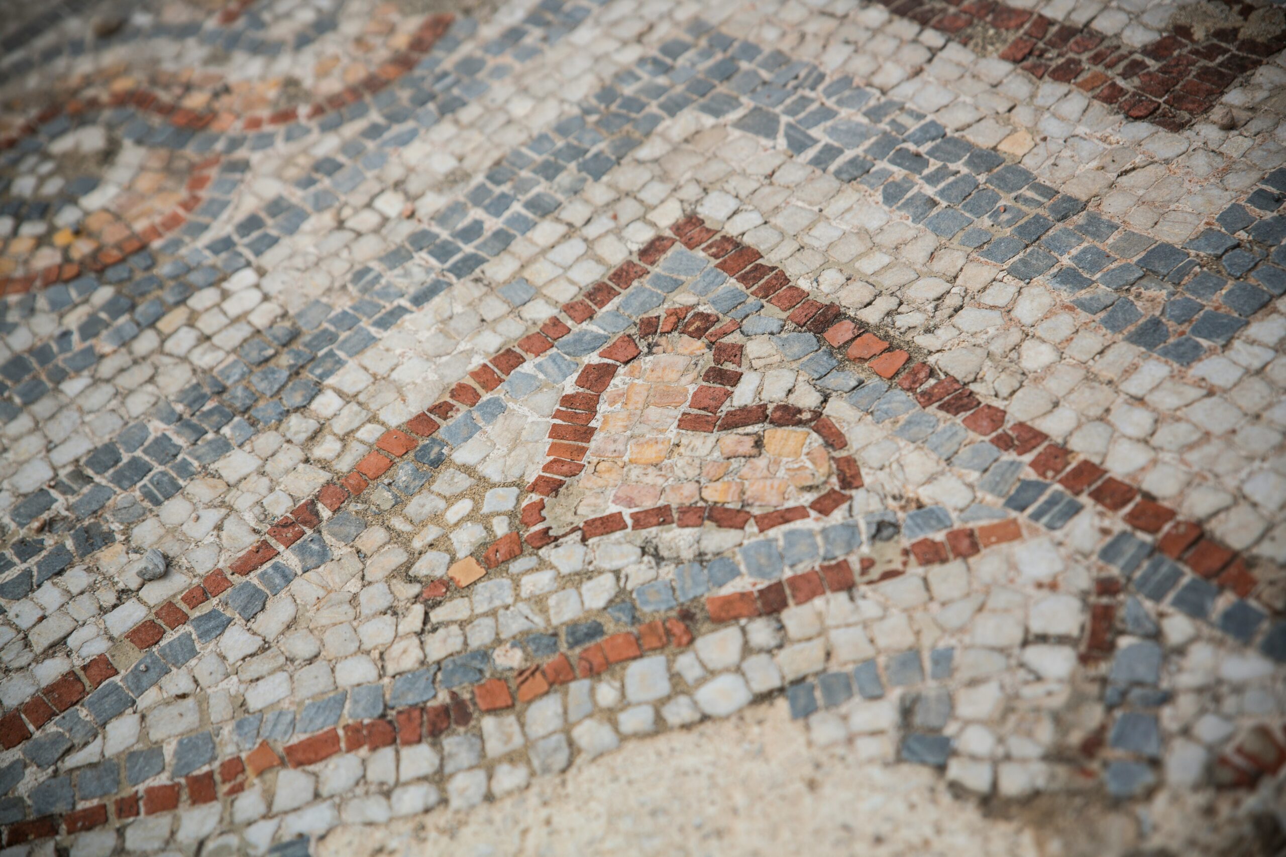 pebble-mosaic-patio-design