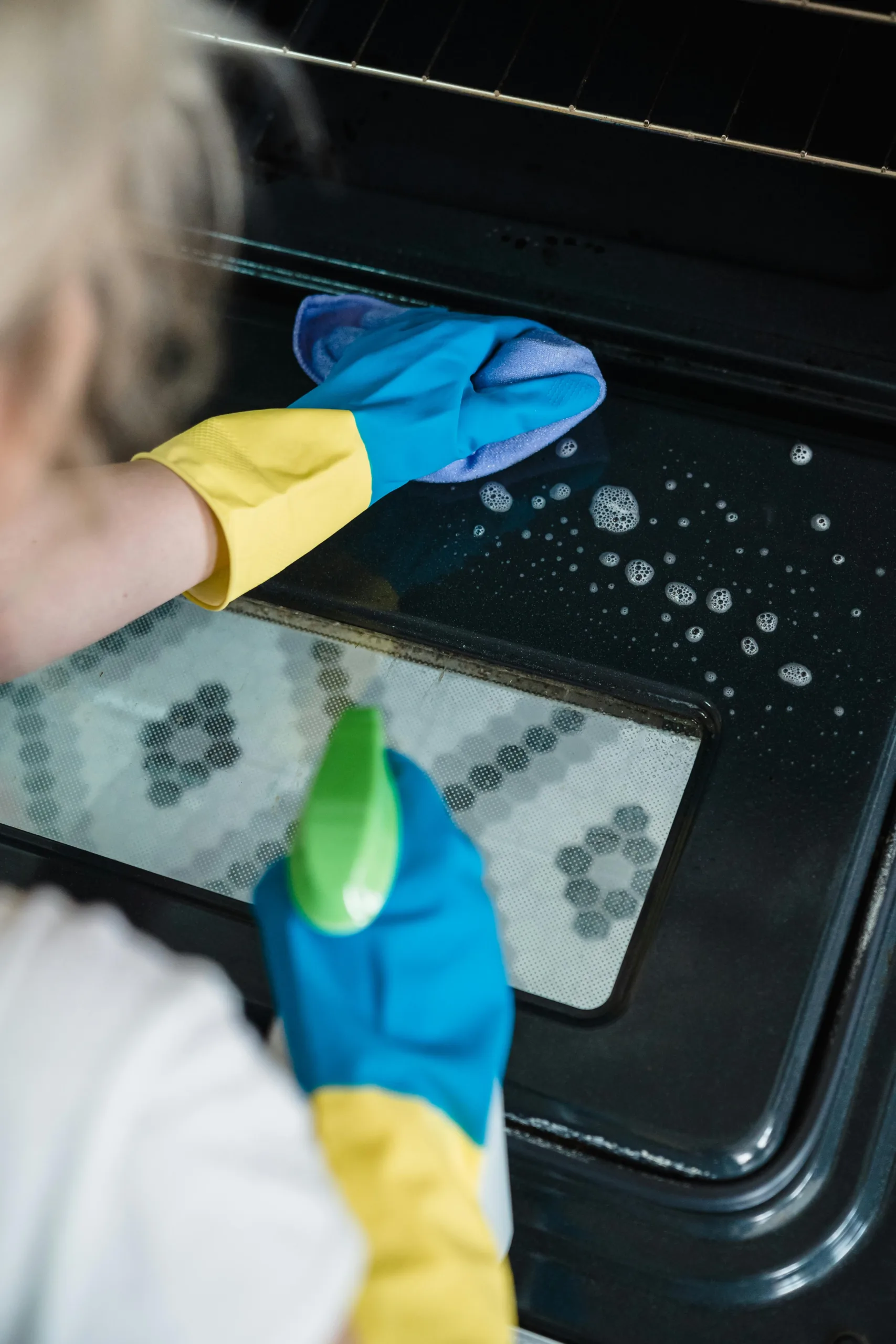 How-to-Clean-Oven