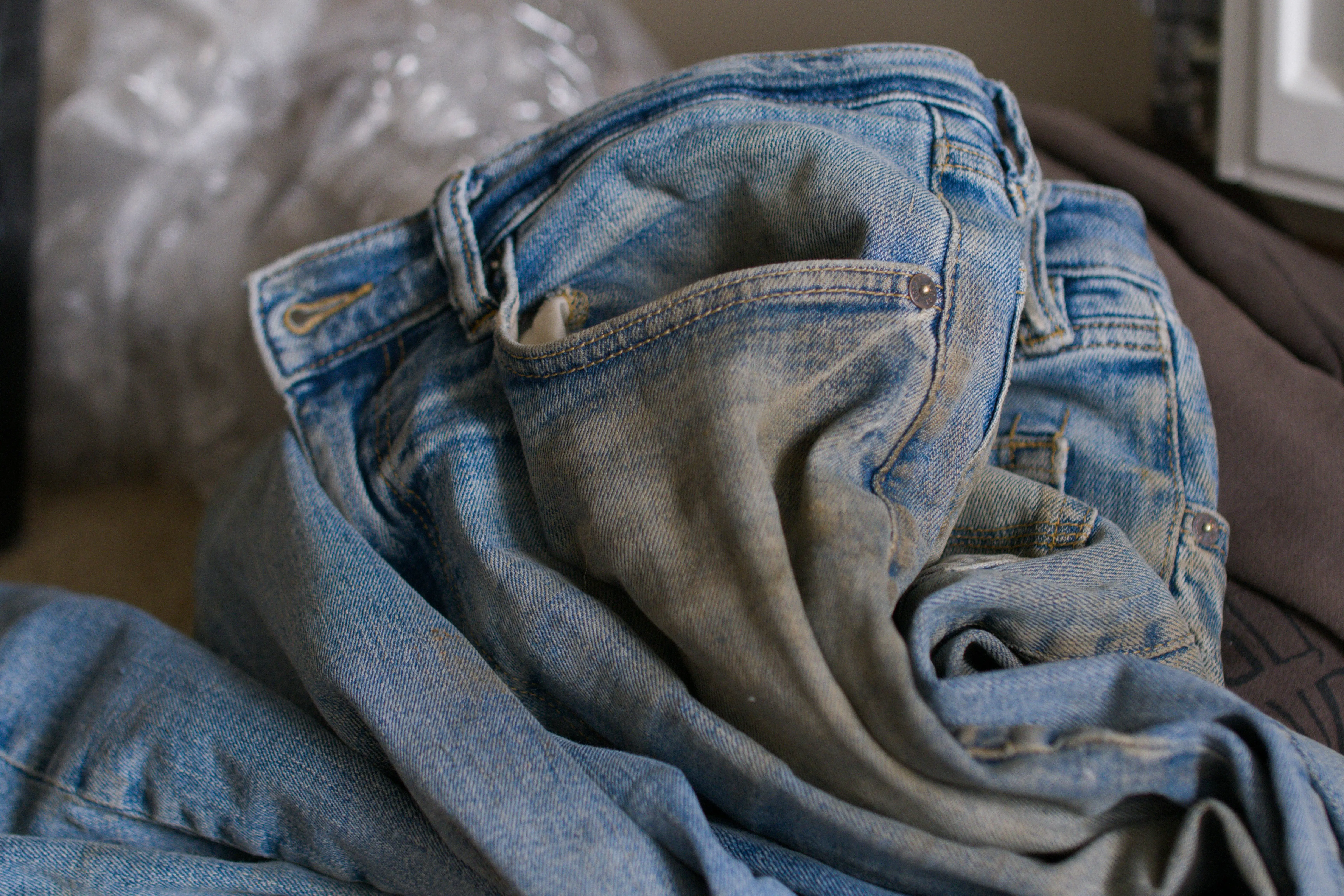 How to Get Mildew Smell Out of Clothes : 7 Amazing Steps