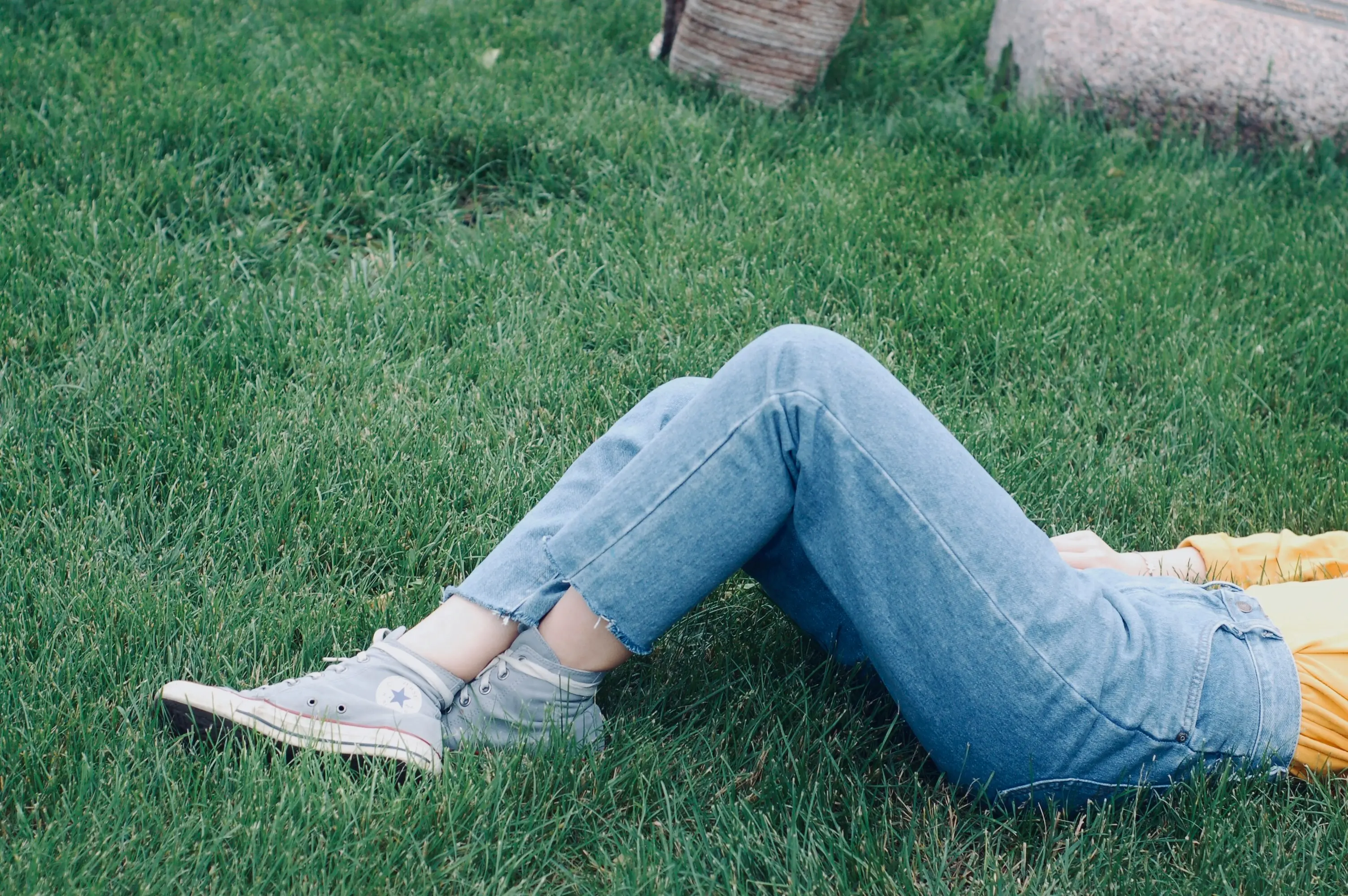 How to Get Grass Stains Out of Jeans : 5 Easy Fixes !