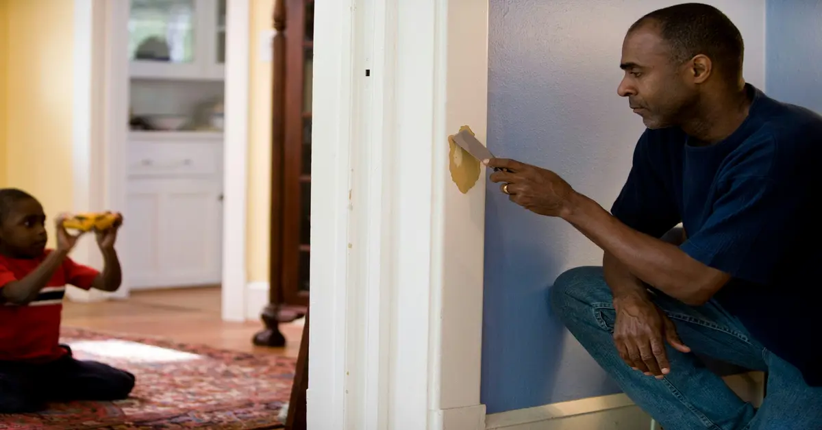 how much does a handyman charge to paint a room