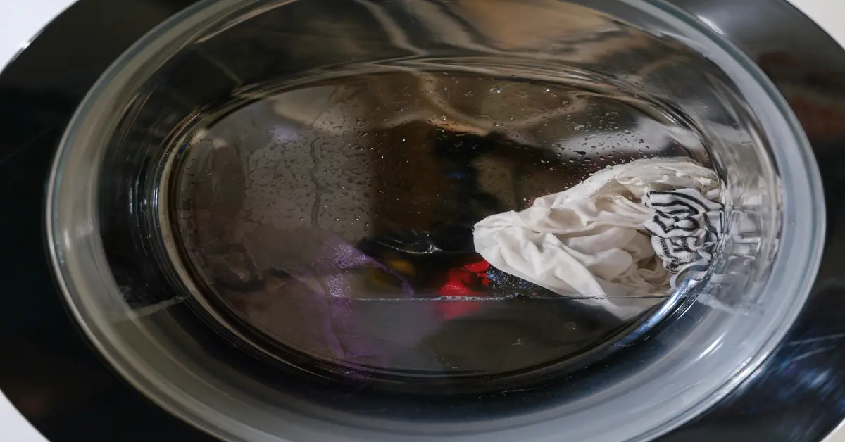 how to get motor oil out of clothes