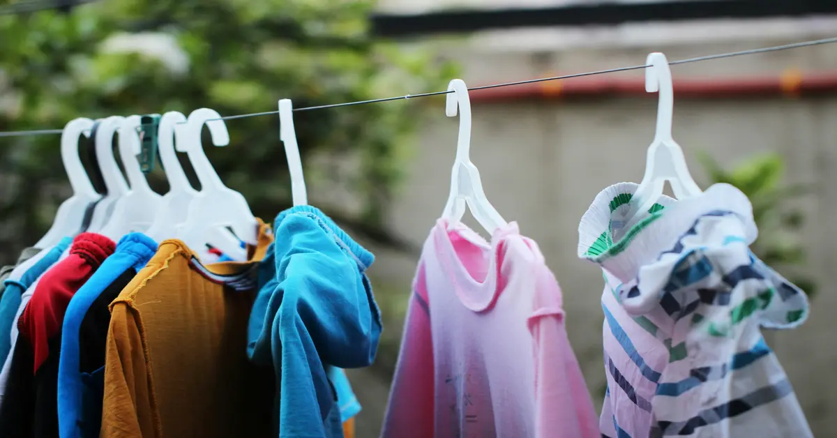 how to get rid of mildew smell in clothes