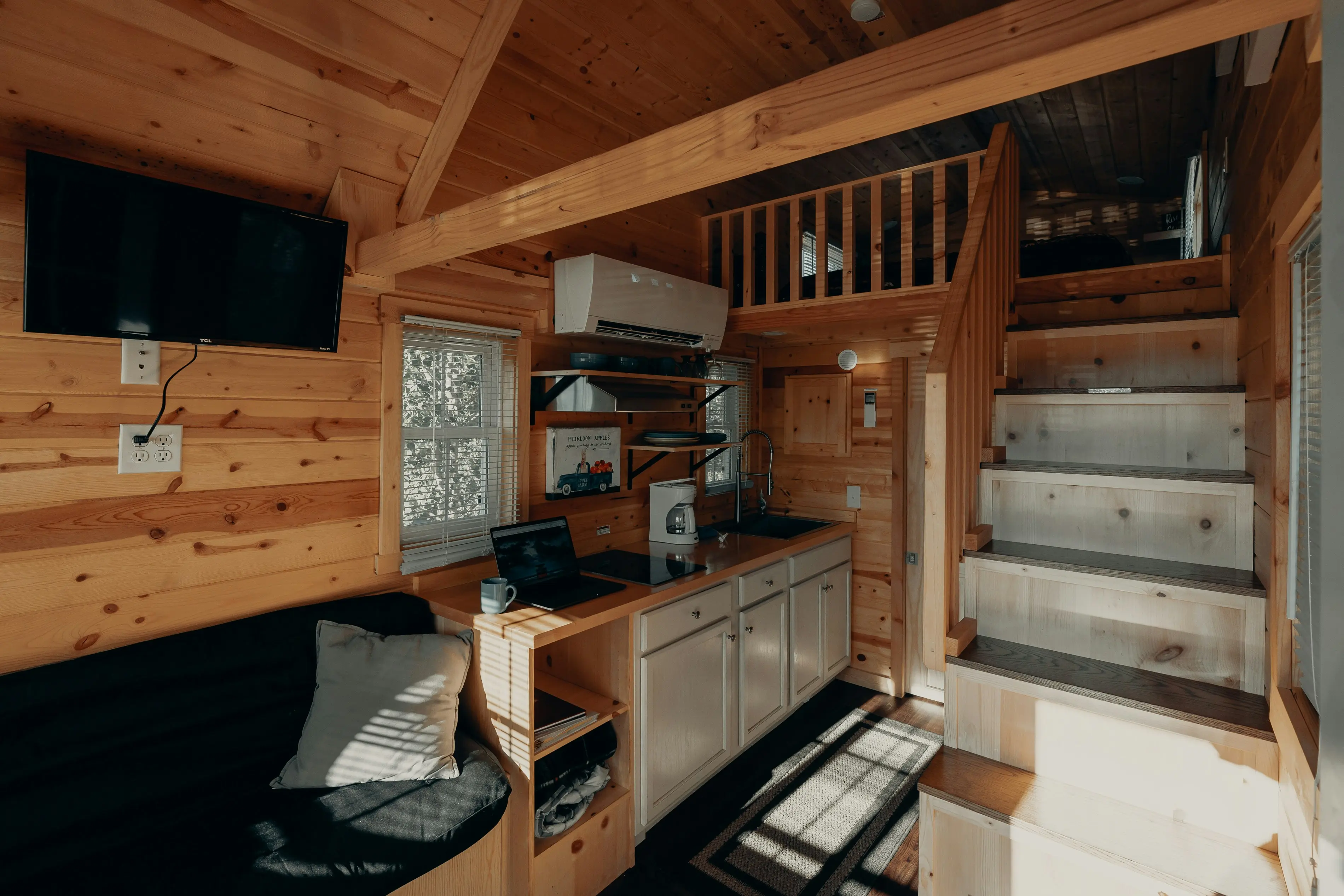 Tiny Home Tips : 7 Crucial Hacks for Savvy Living