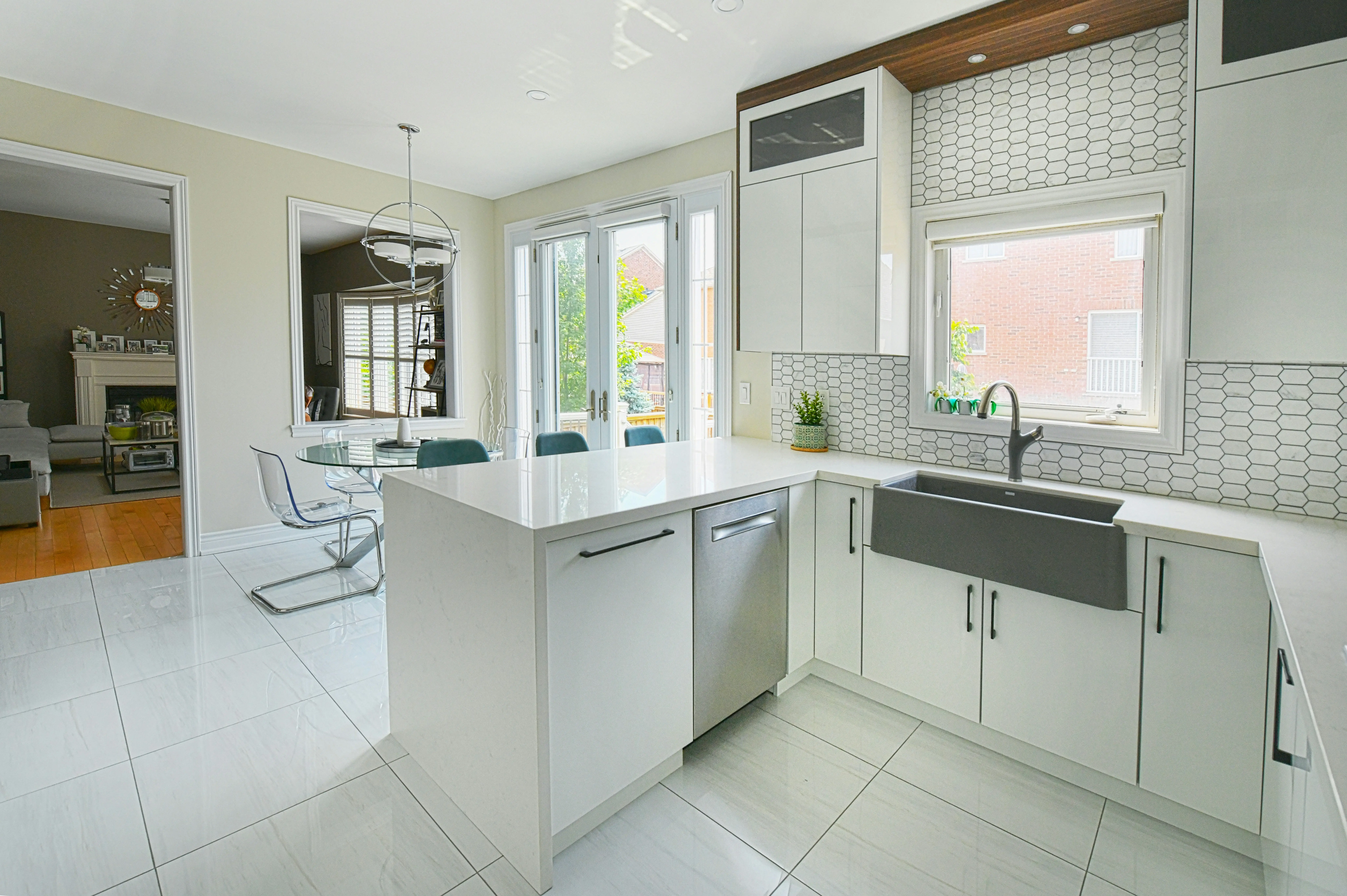 Glass on Tile : 5 Amazing Kitchen Upgrades