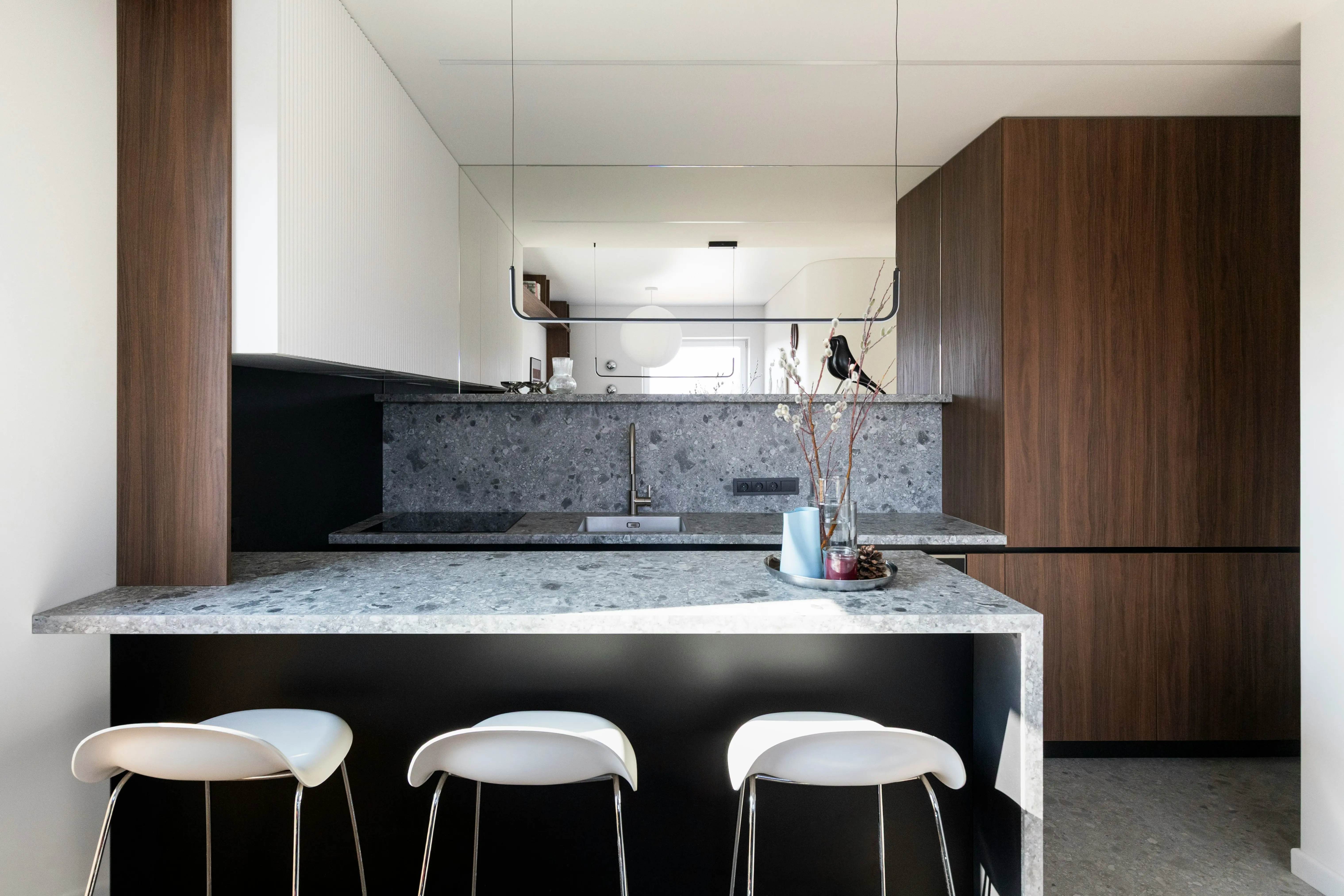 Mid Century Modern Kitchen Island : 7 Stunning Designs !