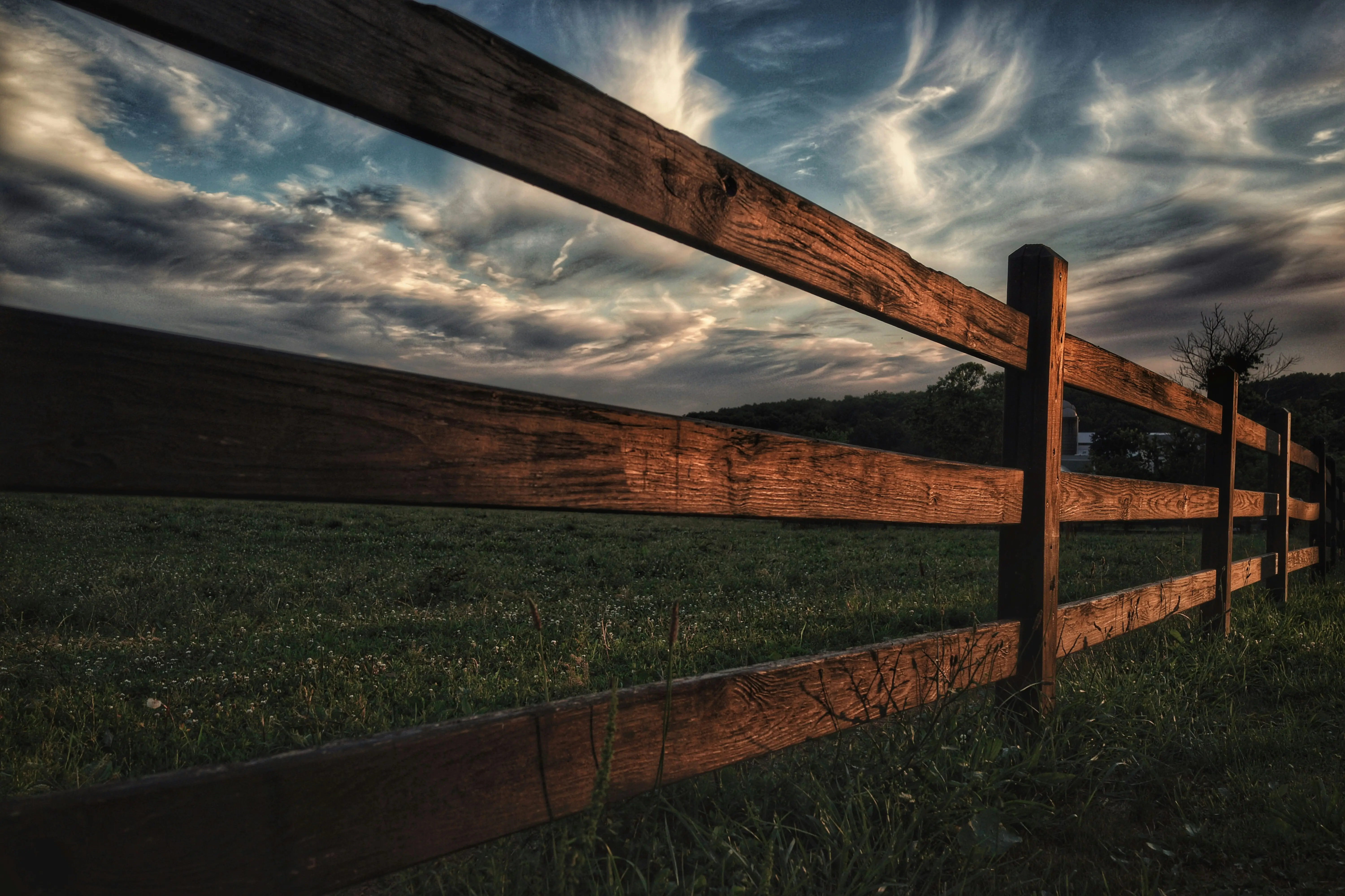 Wood Fence Styles : 7 Amazing Backyard Transformations