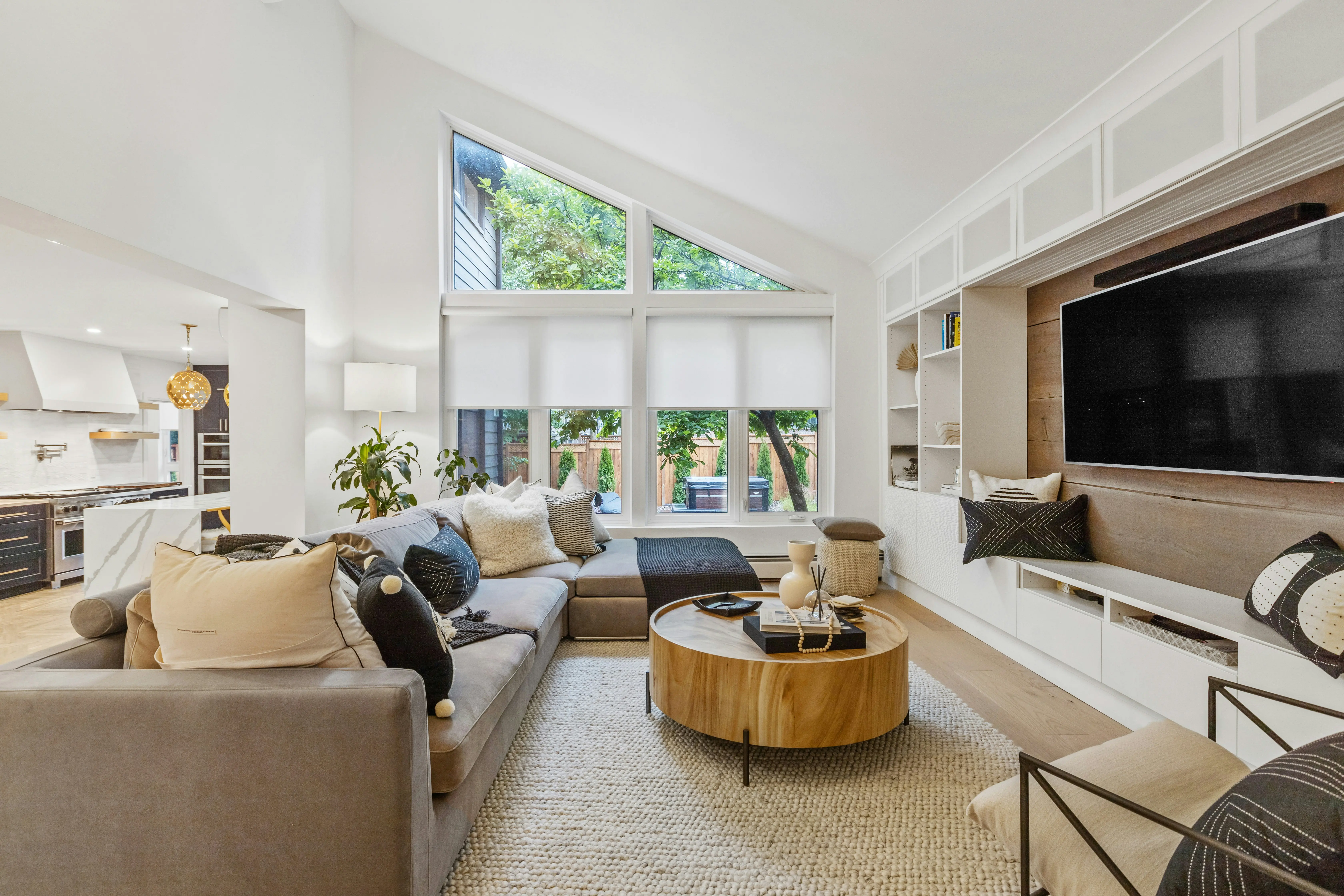 Small Living Room Ideas with TV : 7 Genius Layouts !
