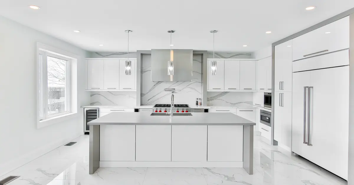 white kitchen backsplash