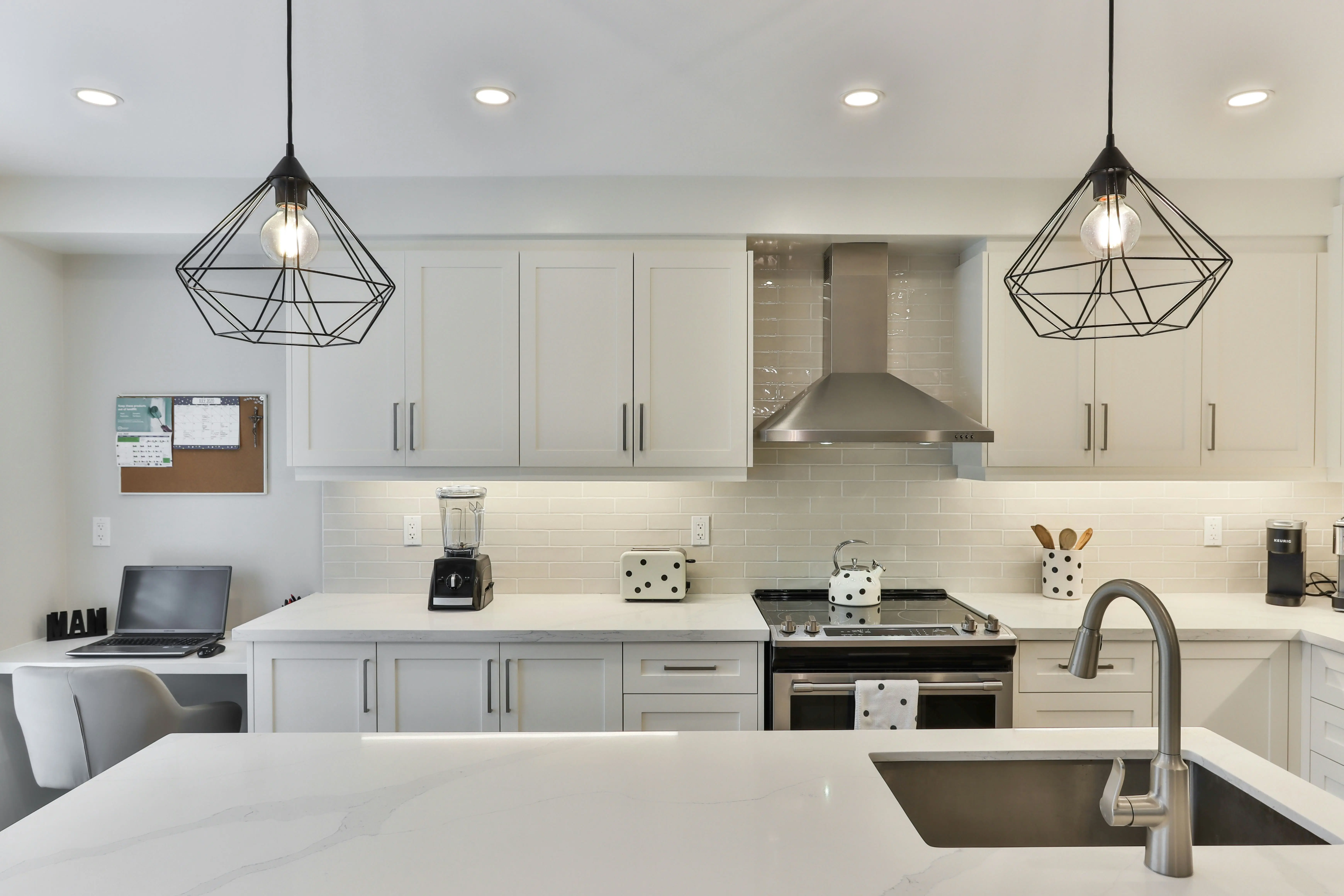White Kitchen Backsplash : 5 Stunning Ideas !