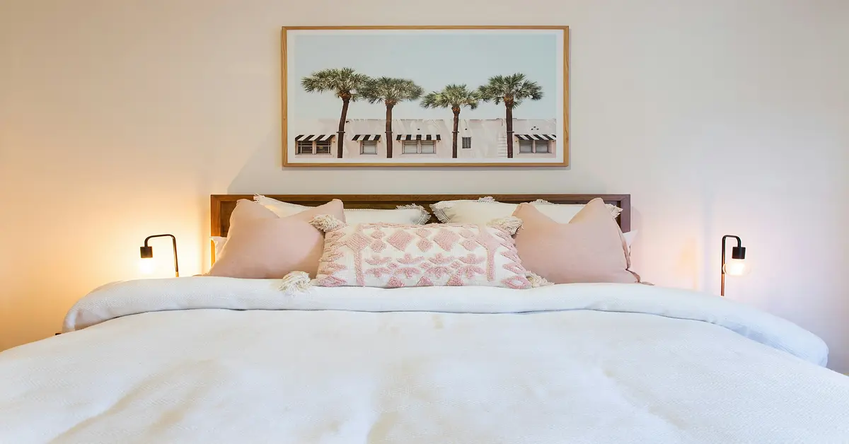 bedroom art