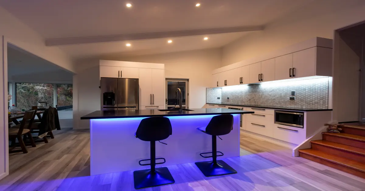 black backsplash