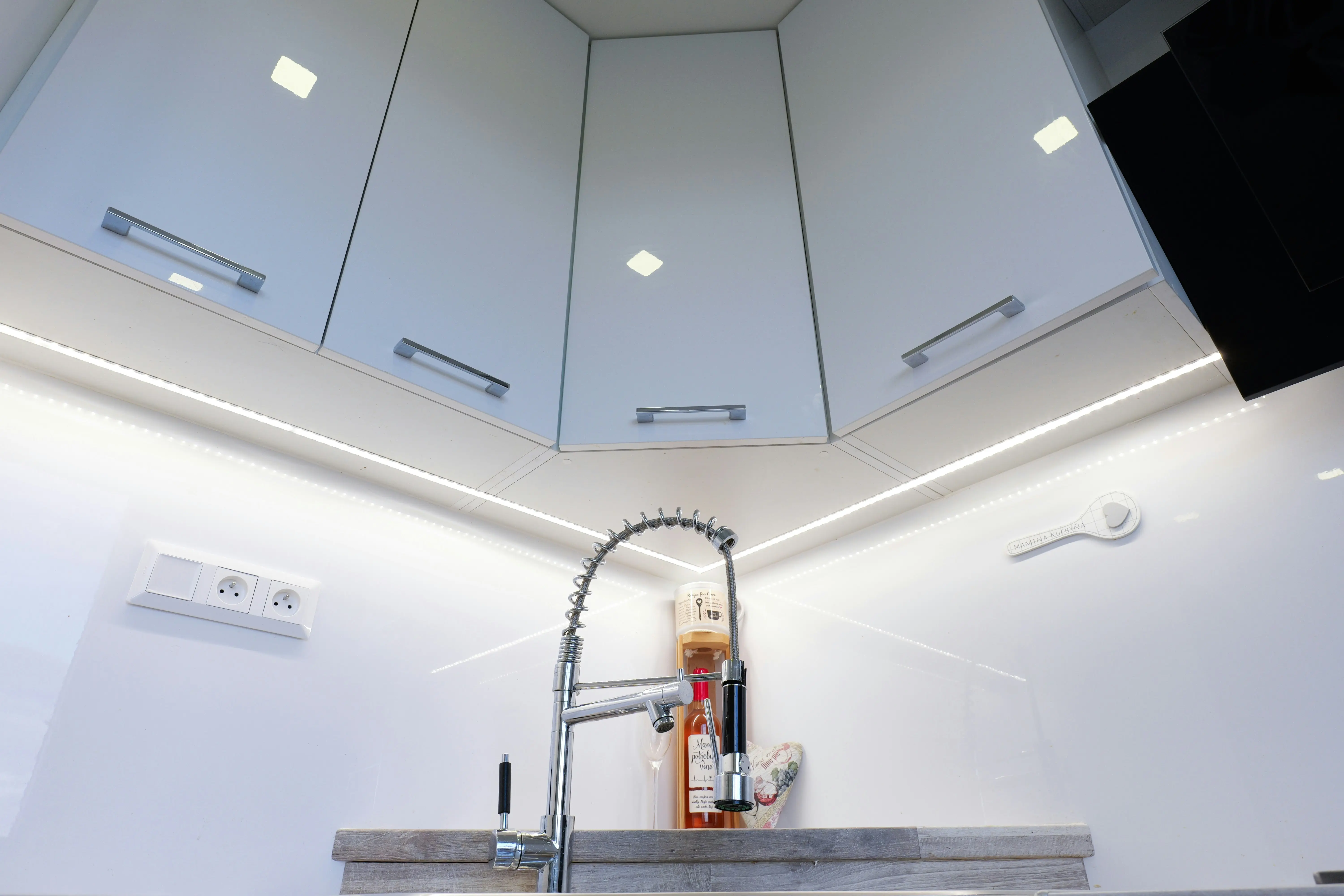 Under Sink Cabinet : 10 Amazing Storage Hacks !