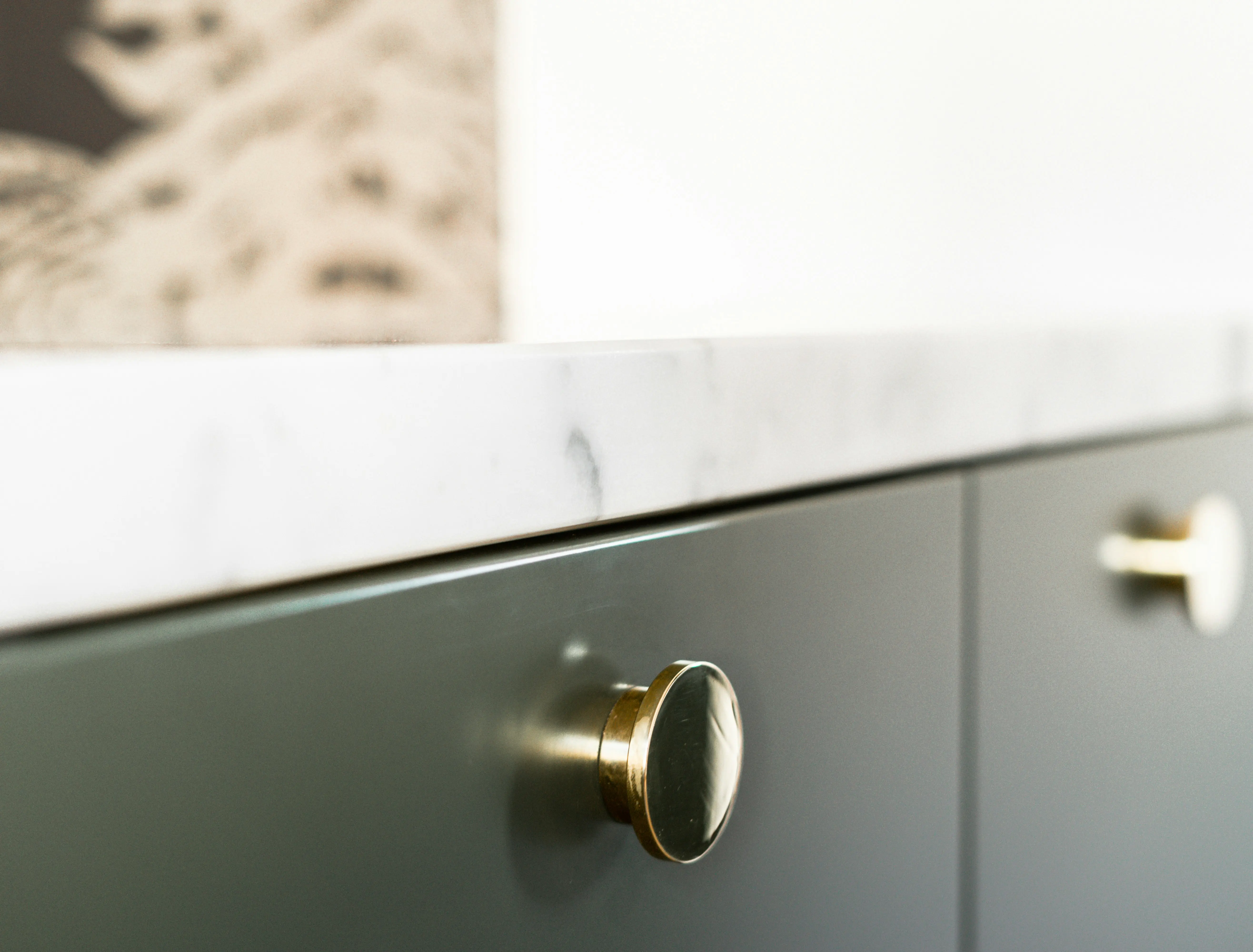 Black Cabinet Knobs : 10 Styles for a Modern Kitchen