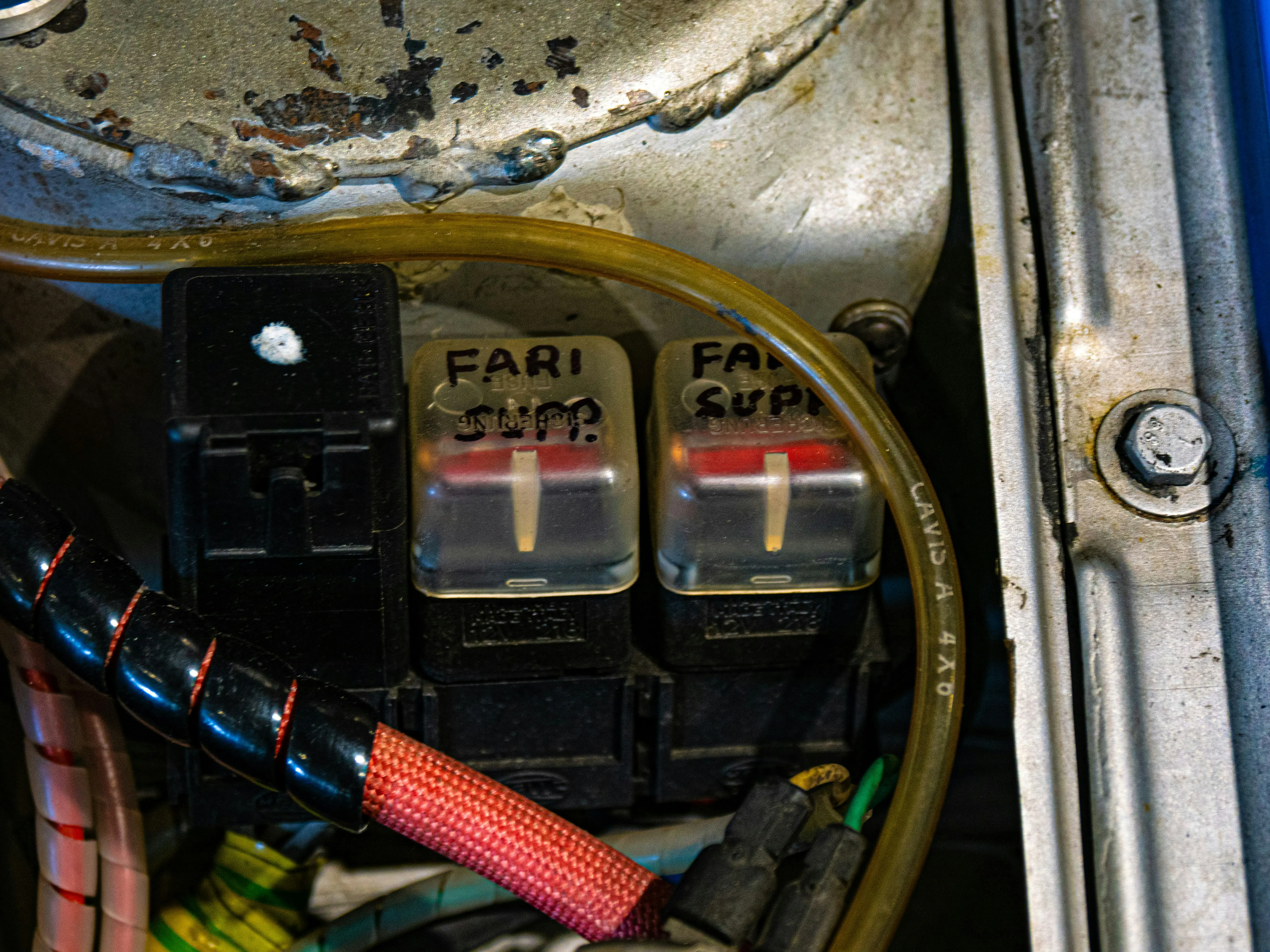 Wiring Diagram for Single Light Switch : 3 Easy Steps !