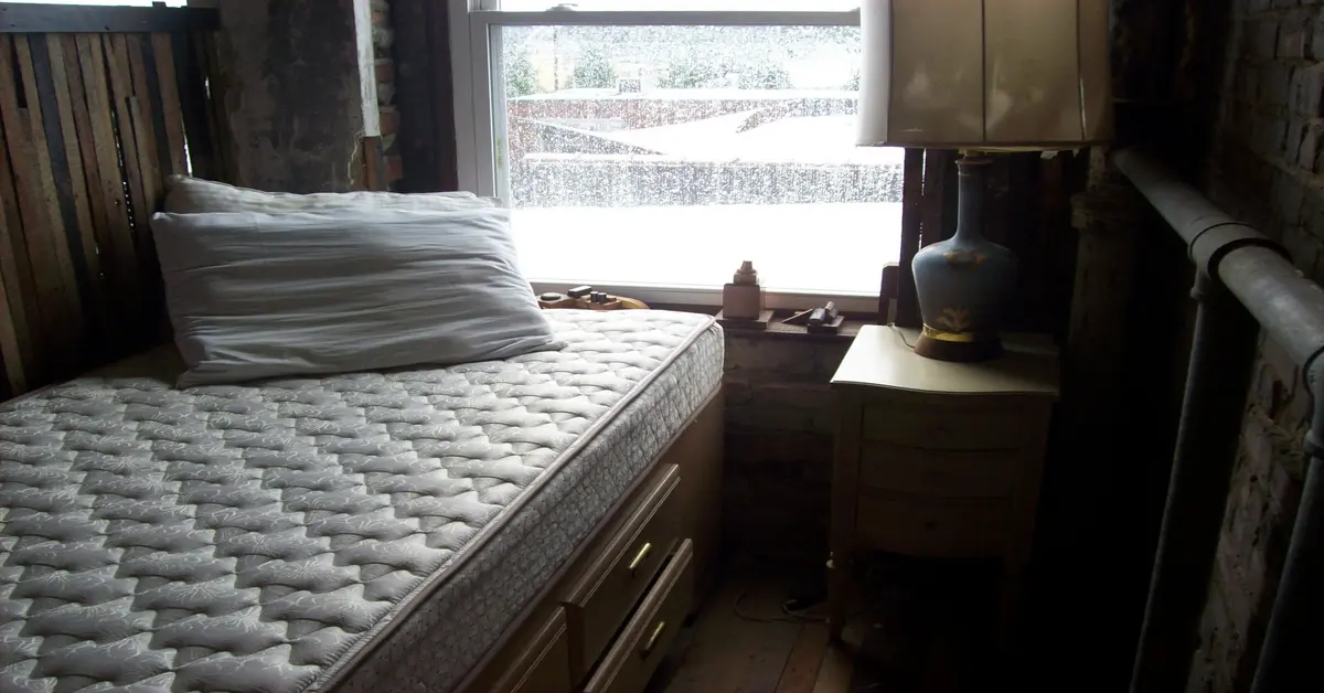queen bed storage bed
