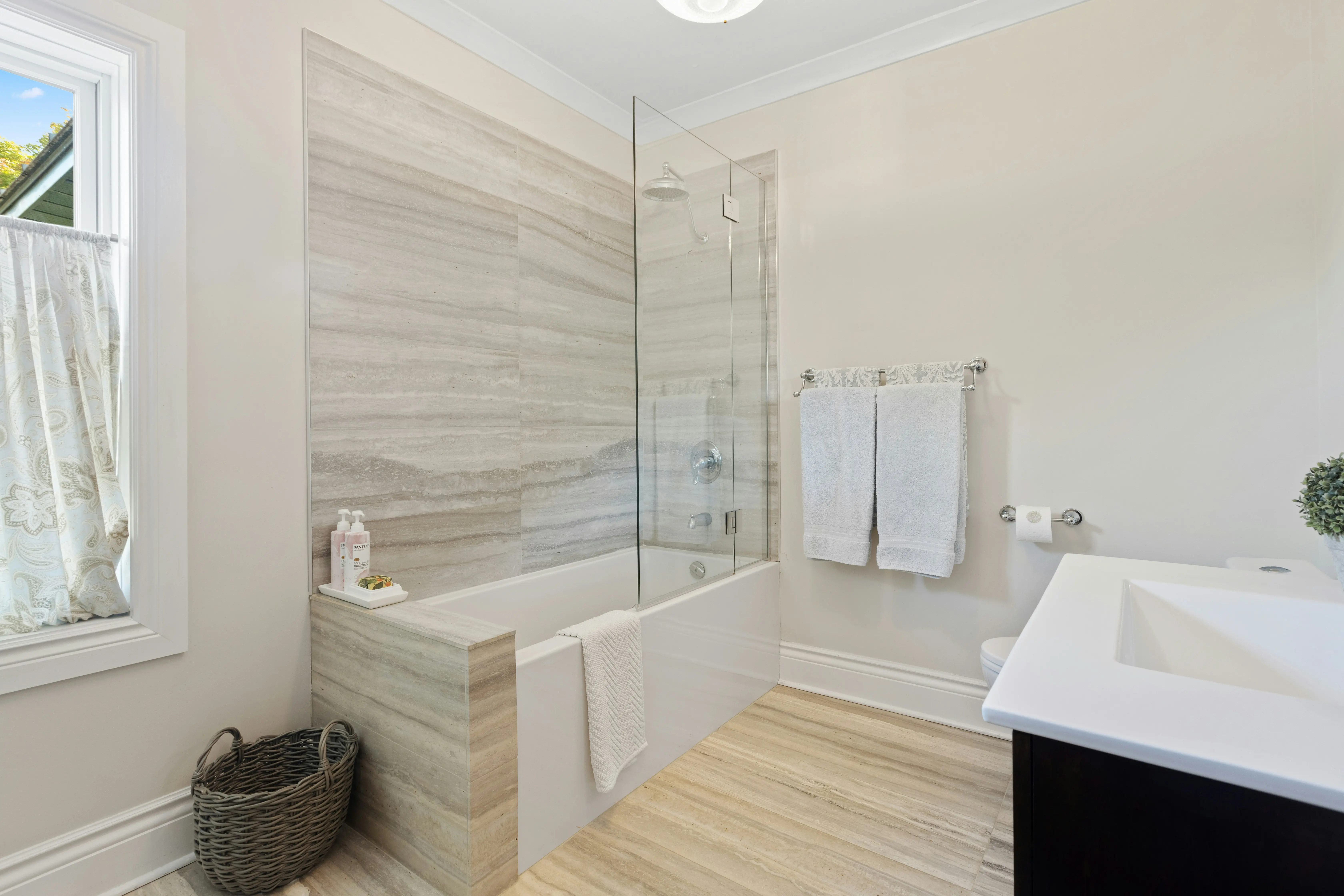 Shower to Bathtub Conversion : 5 Stunning Upgrades