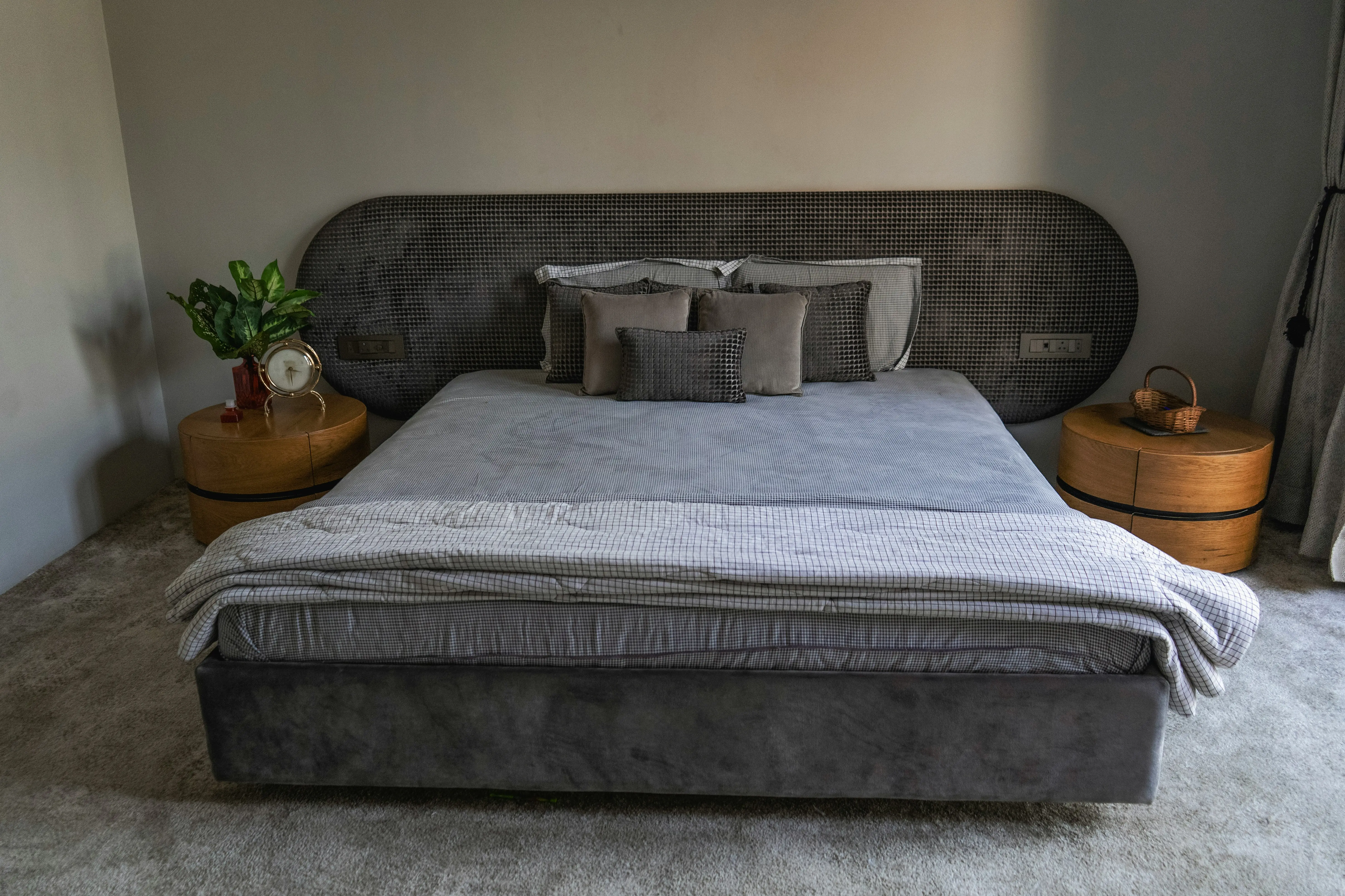 Queen Bed Storage Bed : 5 Smart Space Solutions !