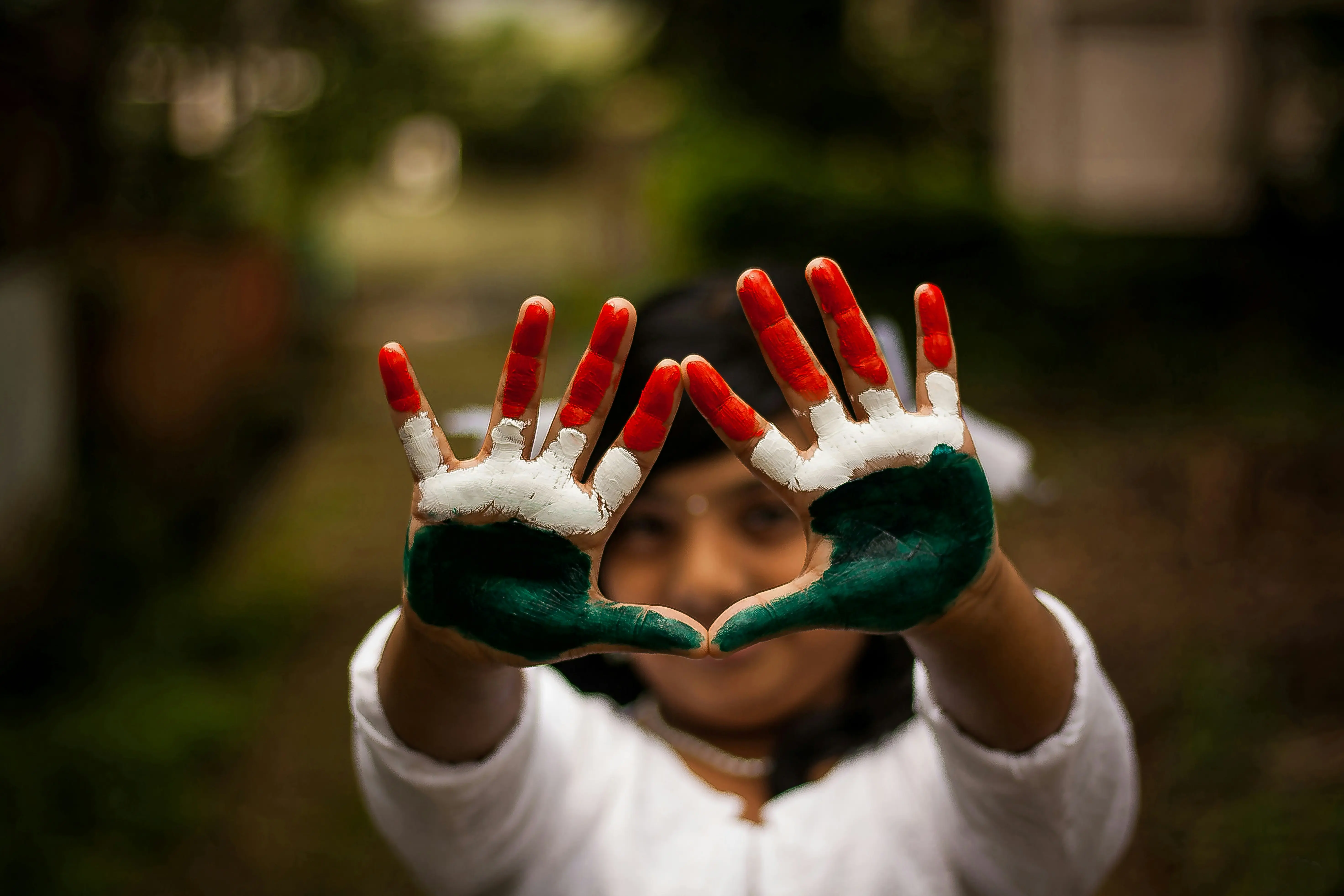 Christmas Handprint Crafts : 10 Adorable Ideas !